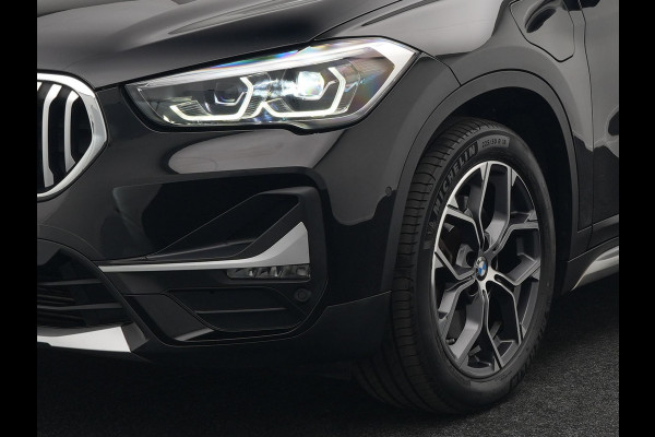 BMW X1 xDrive25e xLine PLug in Hybrid 220 pk | PHEV | Navi Pro | DAB | 18"L.M | LED Koplampen | Stoelverwarming | Sfeerverlichting |