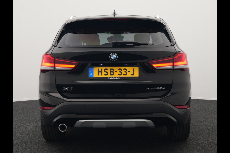 BMW X1 xDrive25e xLine PLug in Hybrid 220 pk | PHEV | Navi Pro | DAB | 18"L.M | LED Koplampen | Stoelverwarming | Sfeerverlichting |
