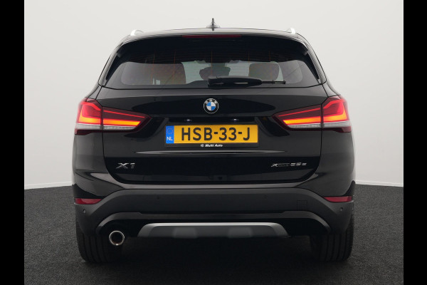 BMW X1 xDrive25e xLine PLug in Hybrid 220 pk | PHEV | Navi Pro | DAB | 18"L.M | LED Koplampen | Stoelverwarming | Sfeerverlichting |