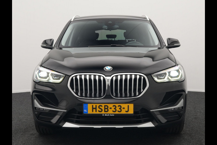 BMW X1 xDrive25e xLine PLug in Hybrid 220 pk | PHEV | Navi Pro | DAB | 18"L.M | LED Koplampen | Stoelverwarming | Sfeerverlichting |