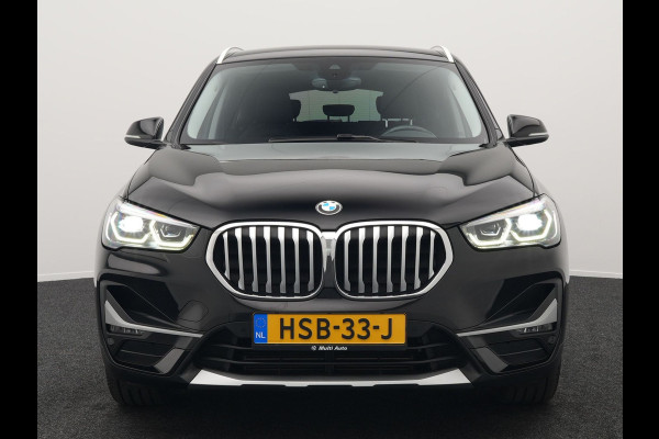 BMW X1 xDrive25e xLine PLug in Hybrid 220 pk | PHEV | Navi Pro | DAB | 18"L.M | LED Koplampen | Stoelverwarming | Sfeerverlichting |