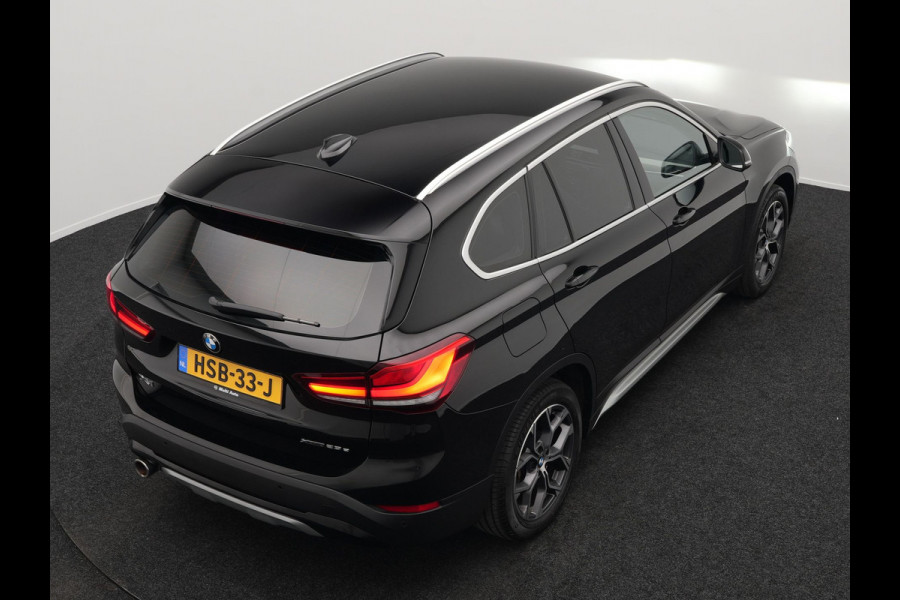 BMW X1 xDrive25e xLine PLug in Hybrid 220 pk | PHEV | Navi Pro | DAB | 18"L.M | LED Koplampen | Stoelverwarming | Sfeerverlichting |
