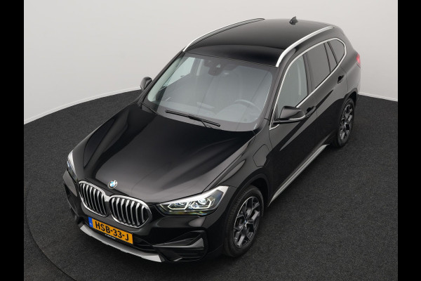 BMW X1 xDrive25e xLine PLug in Hybrid 220 pk | PHEV | Navi Pro | DAB | 18"L.M | LED Koplampen | Stoelverwarming | Sfeerverlichting |