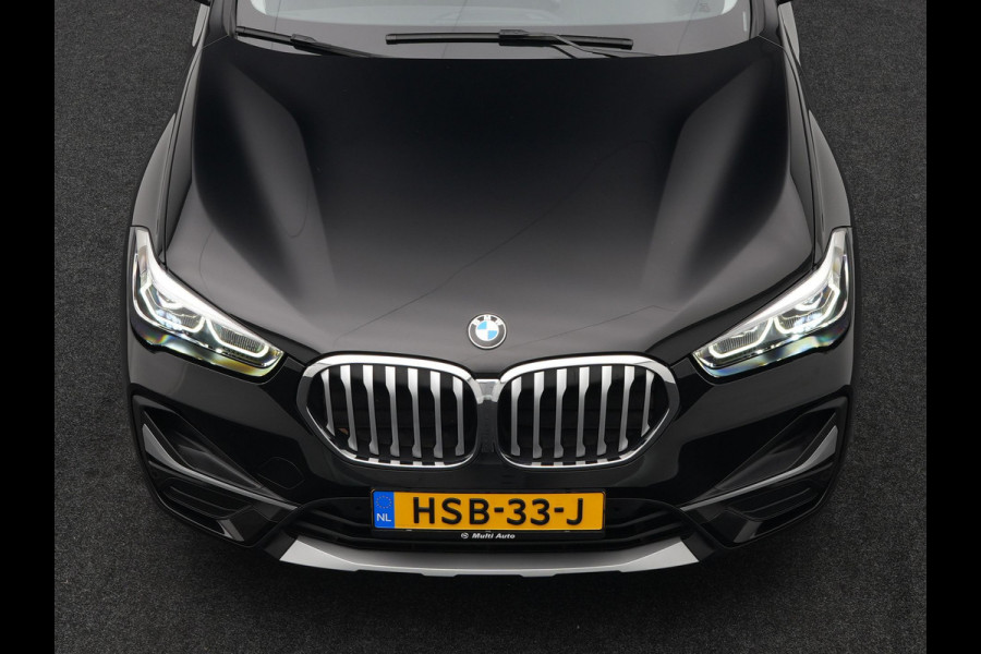 BMW X1 xDrive25e xLine PLug in Hybrid 220 pk | PHEV | Navi Pro | DAB | 18"L.M | LED Koplampen | Stoelverwarming | Sfeerverlichting |