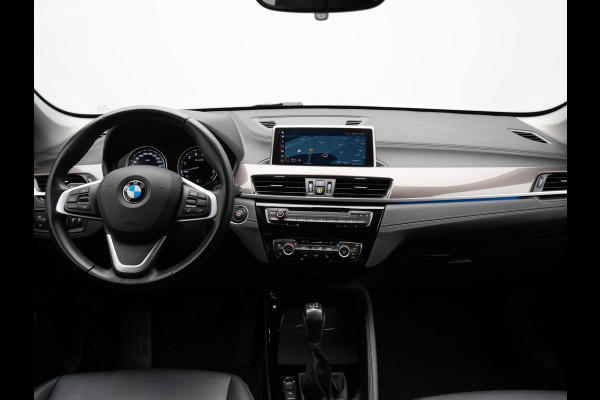 BMW X1 xDrive25e xLine PLug in Hybrid 220 pk | PHEV | Navi Pro | DAB | 18"L.M | LED Koplampen | Stoelverwarming | Sfeerverlichting |