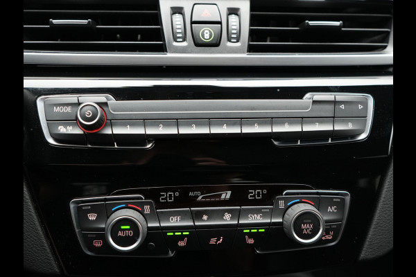 BMW X1 xDrive25e xLine PLug in Hybrid 220 pk | PHEV | Navi Pro | DAB | 18"L.M | LED Koplampen | Stoelverwarming | Sfeerverlichting |