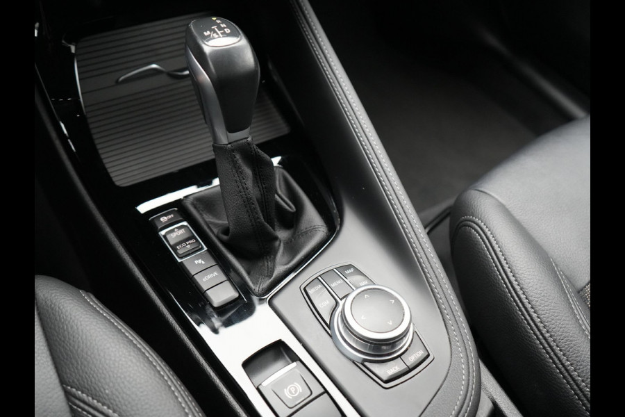 BMW X1 xDrive25e xLine PLug in Hybrid 220 pk | PHEV | Navi Pro | DAB | 18"L.M | LED Koplampen | Stoelverwarming | Sfeerverlichting |