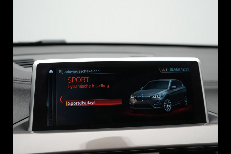 BMW X1 xDrive25e xLine PLug in Hybrid 220 pk | PHEV | Navi Pro | DAB | 18"L.M | LED Koplampen | Stoelverwarming | Sfeerverlichting |