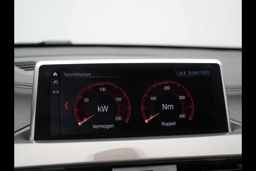 BMW X1 xDrive25e xLine PLug in Hybrid 220 pk | PHEV | Navi Pro | DAB | 18"L.M | LED Koplampen | Stoelverwarming | Sfeerverlichting |
