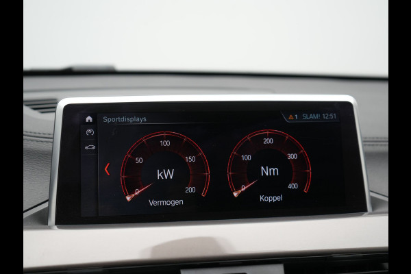 BMW X1 xDrive25e xLine PLug in Hybrid 220 pk | PHEV | Navi Pro | DAB | 18"L.M | LED Koplampen | Stoelverwarming | Sfeerverlichting |