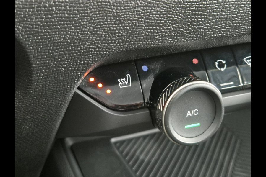 Citroën C4 1.2 Hybrid 145pk Business Automaat | Navigatie | Achteruitrijcamera | Stoelverwarming | Keyless Entry | Apple Carplay/Android Auto (Draadloos) |