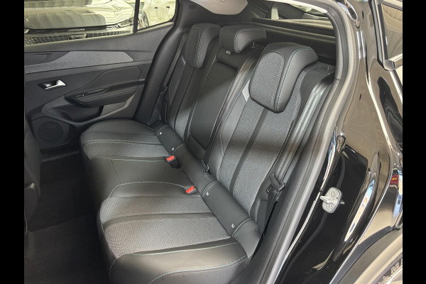 Peugeot 408 1.6 HYbrid 225 EAT8 Allure Avantage