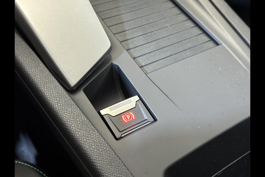 Peugeot 408 1.6 HYbrid 225 EAT8 Allure Avantage