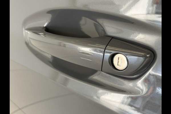 Peugeot 208 Hybrid 100 e-DCS6 GT