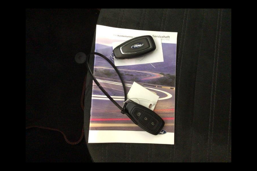 Ford Kuga 2.5 PHEV ST-Line X 225pk | Driver Assistance Pack | Winterpack | Wegklapbare Trekhaak | 1.500kg Trekgewicht | Verlengde fabrieksgarantie tot 08-2028