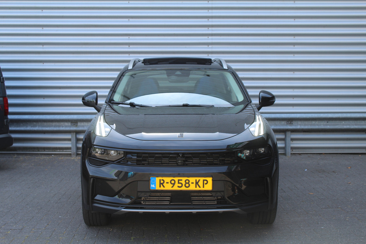 Lynk & Co 01 BLACK EDITION 1.5 PHEV 262pk Automaat NL-Auto NAP BTW Clima Cruise Navi 360 Camera Panoramadak 20"LMV El. Klep Lynk & Co 01 BLACK EDITION 1.5 PHEV 262pk Automaat NL-Auto NAP BTW Clima Cruise Navi 360 Camera Panoramadak 20"LMV El. Klep