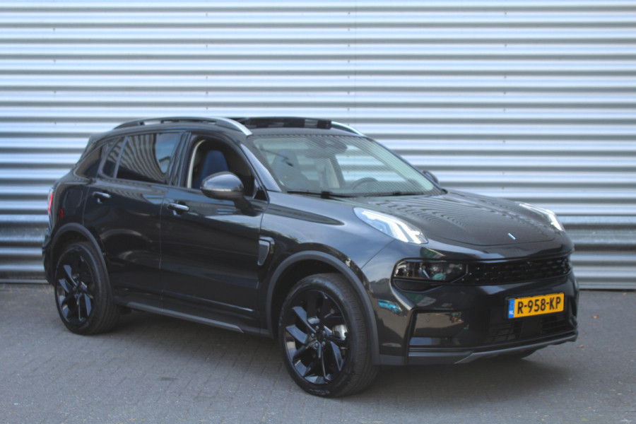 Lynk & Co 01 BLACK EDITION 1.5 PHEV 262pk Automaat NL-Auto NAP BTW Clima Cruise Navi 360 Camera Panoramadak 20"LMV El. Klep