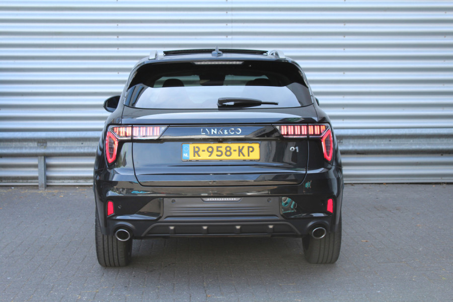 Lynk & Co 01 BLACK EDITION 1.5 PHEV 262pk Automaat NL-Auto NAP BTW Clima Cruise Navi 360 Camera Panoramadak 20"LMV El. Klep