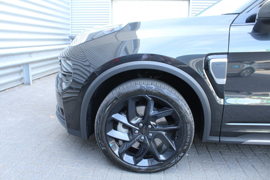Lynk & Co 01 BLACK EDITION 1.5 PHEV 262pk Automaat NL-Auto NAP BTW Clima Cruise Navi 360 Camera Panoramadak 20"LMV El. Klep