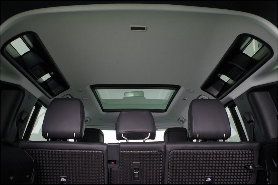 Land Rover Defender 110 2.0 P300e 110 X-Dynamic HSE > 300pk/Black pakket/Head-up/22inch/Trekhaak/Smart View...