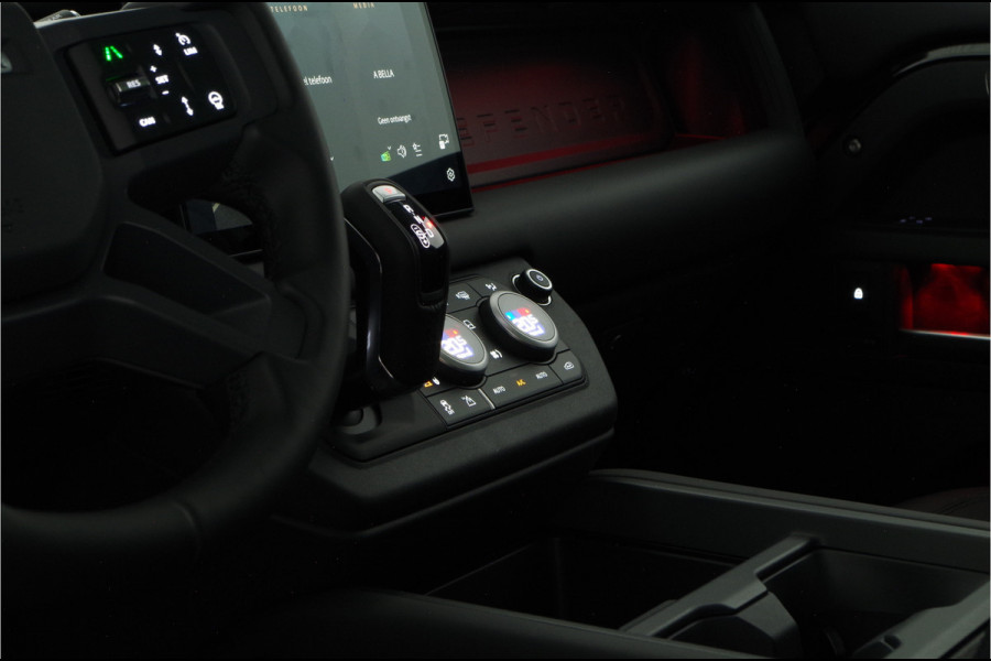 Land Rover Defender 110 2.0 P300e 110 X-Dynamic HSE > 300pk/Black pakket/Head-up/22inch/Trekhaak/Smart View...