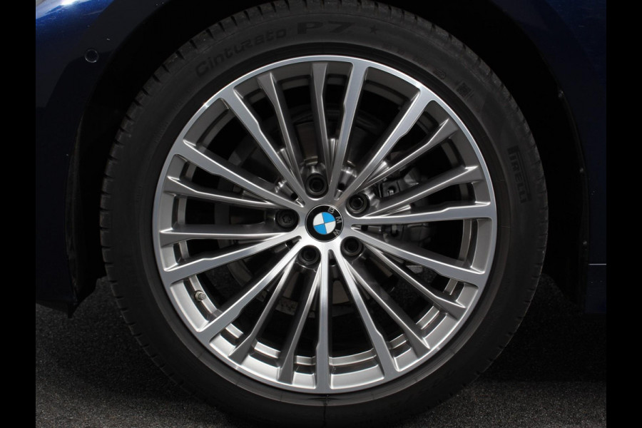 BMW 3 Serie Touring 318i High Executive Edition Leder Navigatie Apple Carplay/Android Auto Camera Parkeersensoren Virtual Cockpit Stoelverwarming Cruise Control Ledverlichting Getinte ramen Climate Control