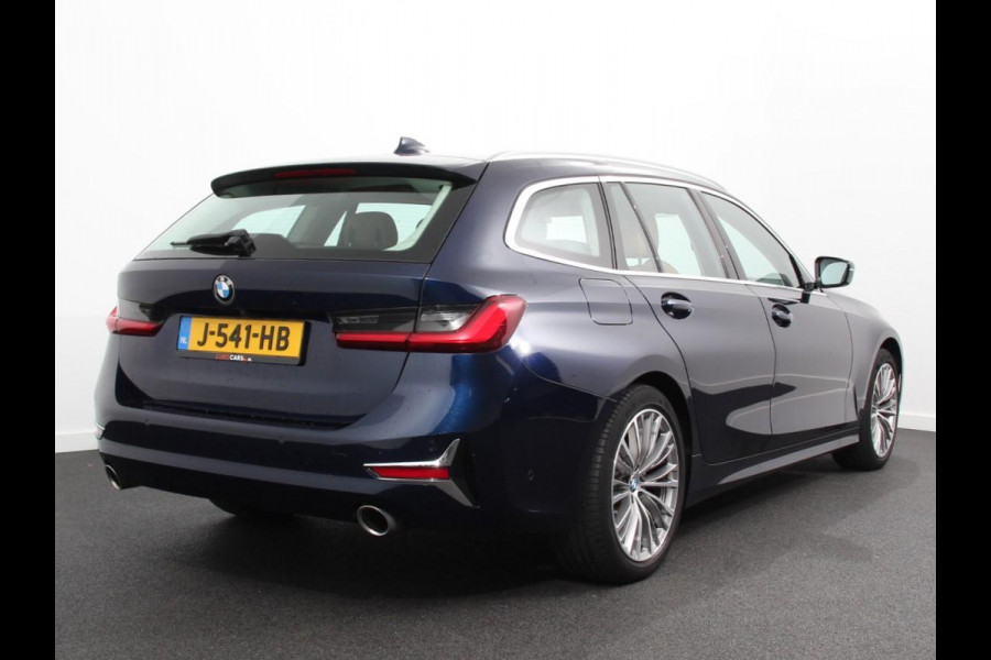 BMW 3 Serie Touring 318i High Executive Edition Leder Navigatie Apple Carplay/Android Auto Camera Parkeersensoren Virtual Cockpit Stoelverwarming Cruise Control Ledverlichting Getinte ramen Climate Control