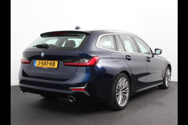BMW 3 Serie Touring 318i High Executive Edition Leder Navigatie Apple Carplay/Android Auto Camera Parkeersensoren Virtual Cockpit Stoelverwarming Cruise Control Ledverlichting Getinte ramen Climate Control