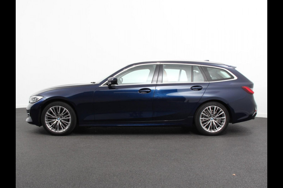 BMW 3 Serie Touring 318i High Executive Edition Leder Navigatie Apple Carplay/Android Auto Camera Parkeersensoren Virtual Cockpit Stoelverwarming Cruise Control Ledverlichting Getinte ramen Climate Control