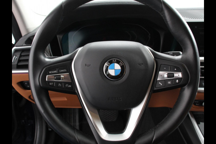 BMW 3 Serie Touring 318i High Executive Edition Leder Navigatie Apple Carplay/Android Auto Camera Parkeersensoren Virtual Cockpit Stoelverwarming Cruise Control Ledverlichting Getinte ramen Climate Control