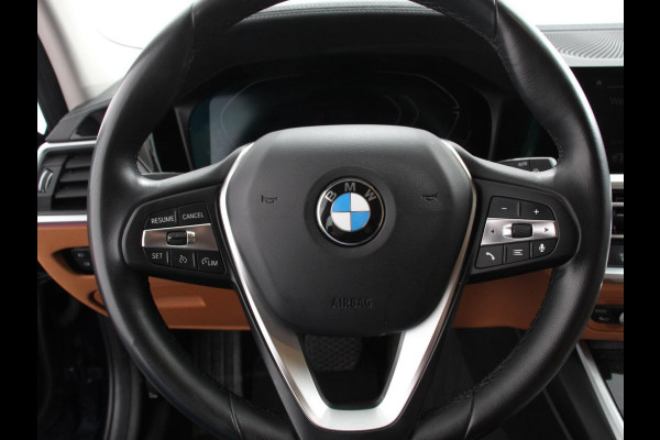 BMW 3 Serie Touring 318i High Executive Edition Leder Navigatie Apple Carplay/Android Auto Camera Parkeersensoren Virtual Cockpit Stoelverwarming Cruise Control Ledverlichting Getinte ramen Climate Control