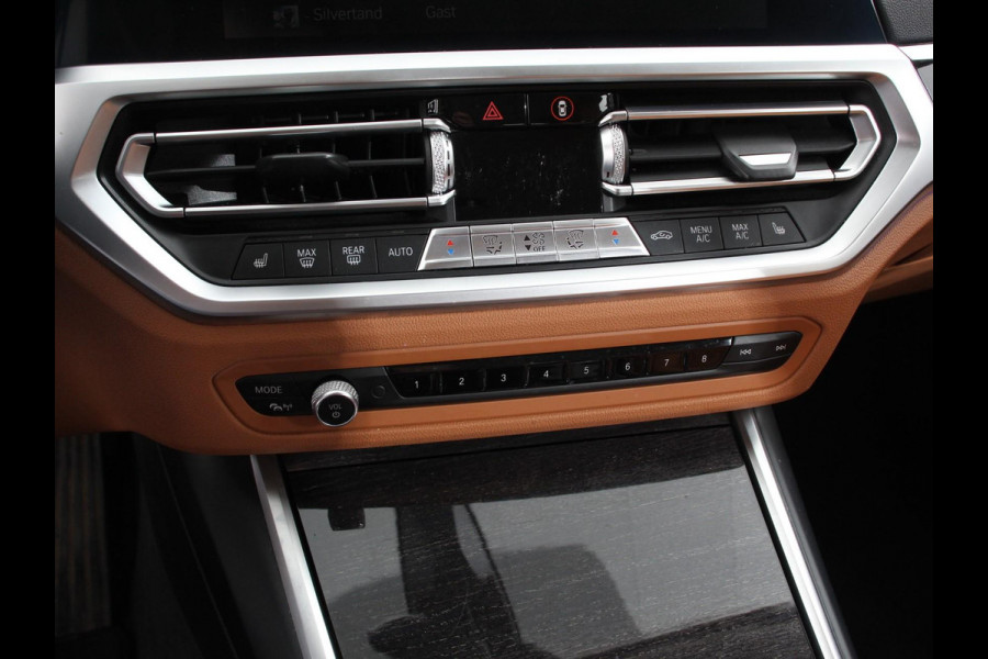 BMW 3 Serie Touring 318i High Executive Edition Leder Navigatie Apple Carplay/Android Auto Camera Parkeersensoren Virtual Cockpit Stoelverwarming Cruise Control Ledverlichting Getinte ramen Climate Control