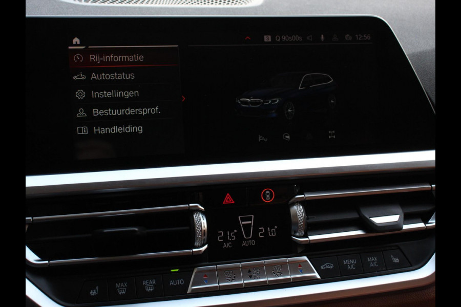 BMW 3 Serie Touring 318i High Executive Edition Leder Navigatie Apple Carplay/Android Auto Camera Parkeersensoren Virtual Cockpit Stoelverwarming Cruise Control Ledverlichting Getinte ramen Climate Control