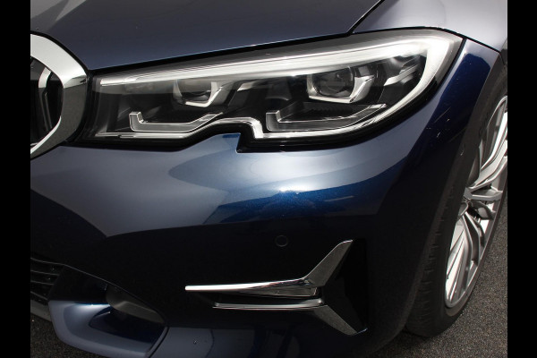 BMW 3 Serie Touring 318i High Executive Edition Leder Navigatie Apple Carplay/Android Auto Camera Parkeersensoren Virtual Cockpit Stoelverwarming Cruise Control Ledverlichting Getinte ramen Climate Control