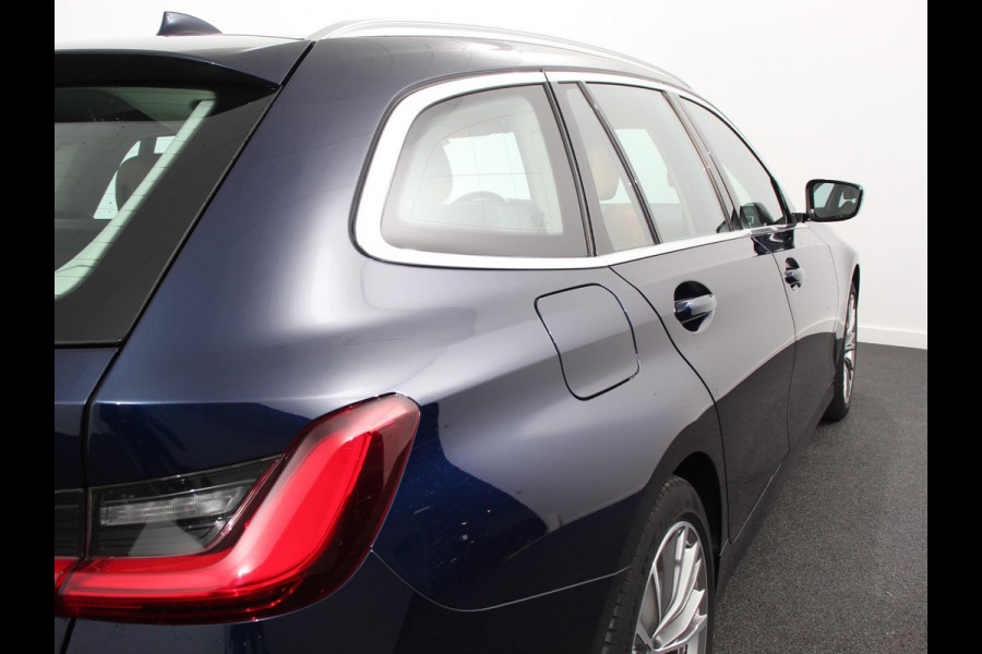 BMW 3 Serie Touring 318i High Executive Edition Leder Navigatie Apple Carplay/Android Auto Camera Parkeersensoren Virtual Cockpit Stoelverwarming Cruise Control Ledverlichting Getinte ramen Climate Control
