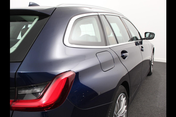 BMW 3 Serie Touring 318i High Executive Edition Leder Navigatie Apple Carplay/Android Auto Camera Parkeersensoren Virtual Cockpit Stoelverwarming Cruise Control Ledverlichting Getinte ramen Climate Control
