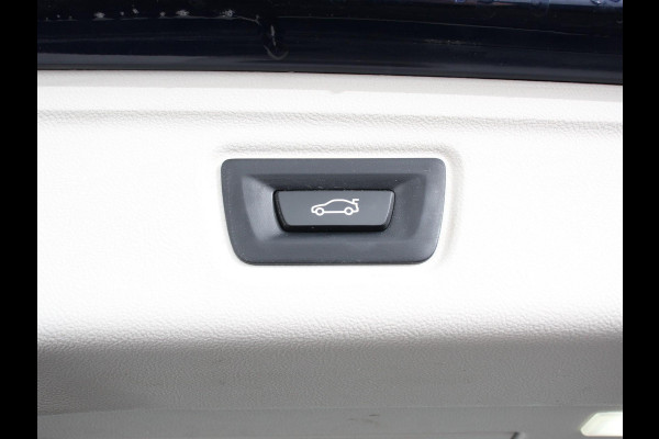 BMW 3 Serie Touring 318i High Executive Edition Leder Navigatie Apple Carplay/Android Auto Camera Parkeersensoren Virtual Cockpit Stoelverwarming Cruise Control Ledverlichting Getinte ramen Climate Control
