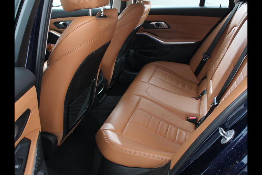 BMW 3 Serie Touring 318i High Executive Edition Leder Navigatie Apple Carplay/Android Auto Camera Parkeersensoren Virtual Cockpit Stoelverwarming Cruise Control Ledverlichting Getinte ramen Climate Control