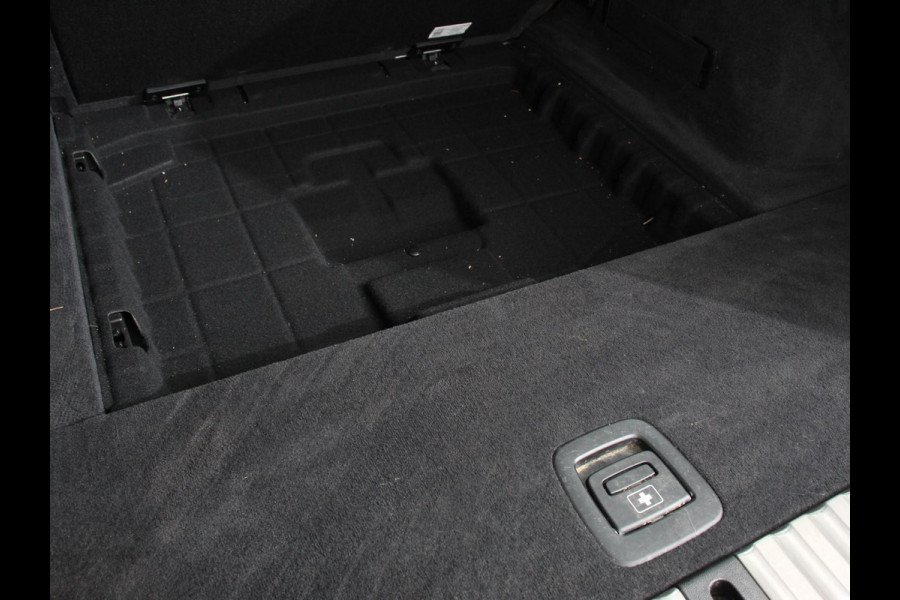 BMW 3 Serie Touring 318i High Executive Edition Leder Navigatie Apple Carplay/Android Auto Camera Parkeersensoren Virtual Cockpit Stoelverwarming Cruise Control Ledverlichting Getinte ramen Climate Control