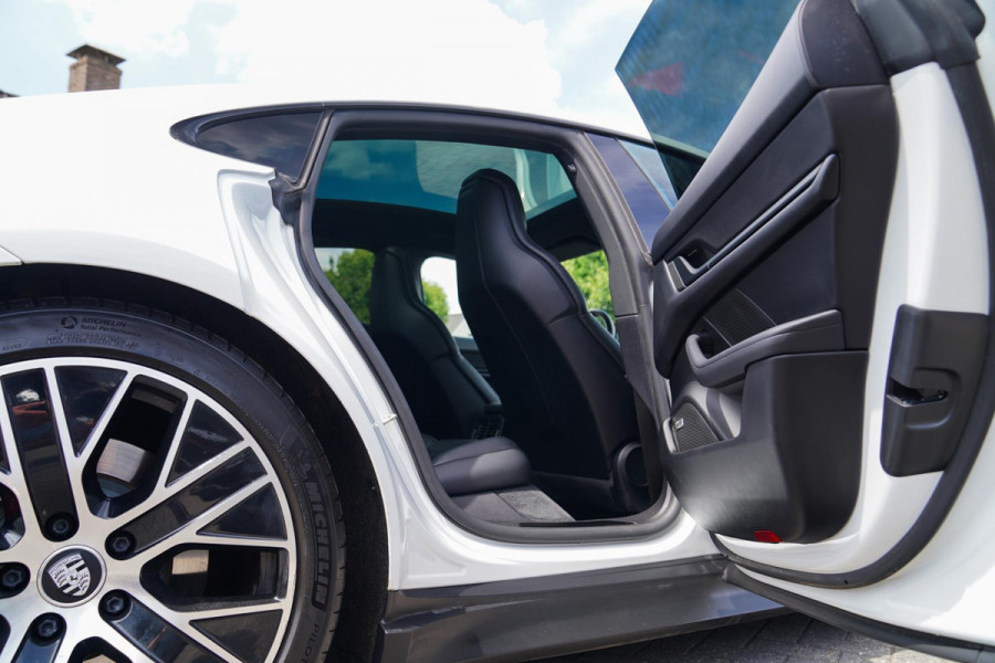 Porsche Taycan 4S Performance 84 kWh | InnoDrive | Bose Sound | Panorama | Warmtepomp | Dual Schermen voor | Stoel+stuurverwarming