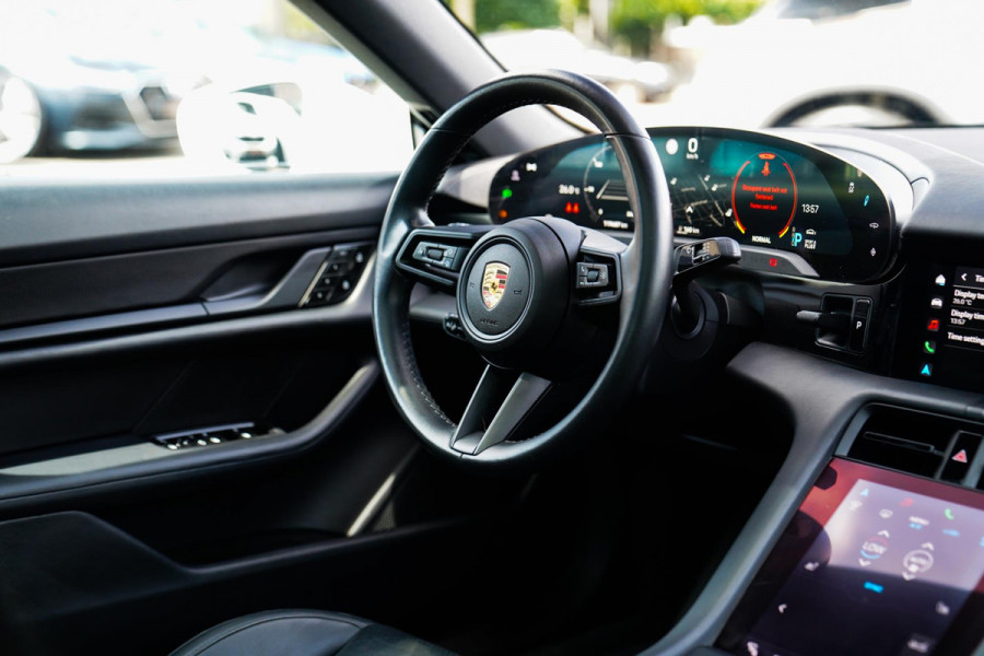 Porsche Taycan 4S Performance 84 kWh | InnoDrive | Bose Sound | Panorama | Warmtepomp | Dual Schermen voor | Stoel+stuurverwarming