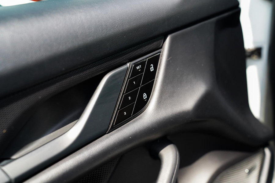 Porsche Taycan 4S Performance 84 kWh | InnoDrive | Bose Sound | Panorama | Warmtepomp | Dual Schermen voor | Stoel+stuurverwarming
