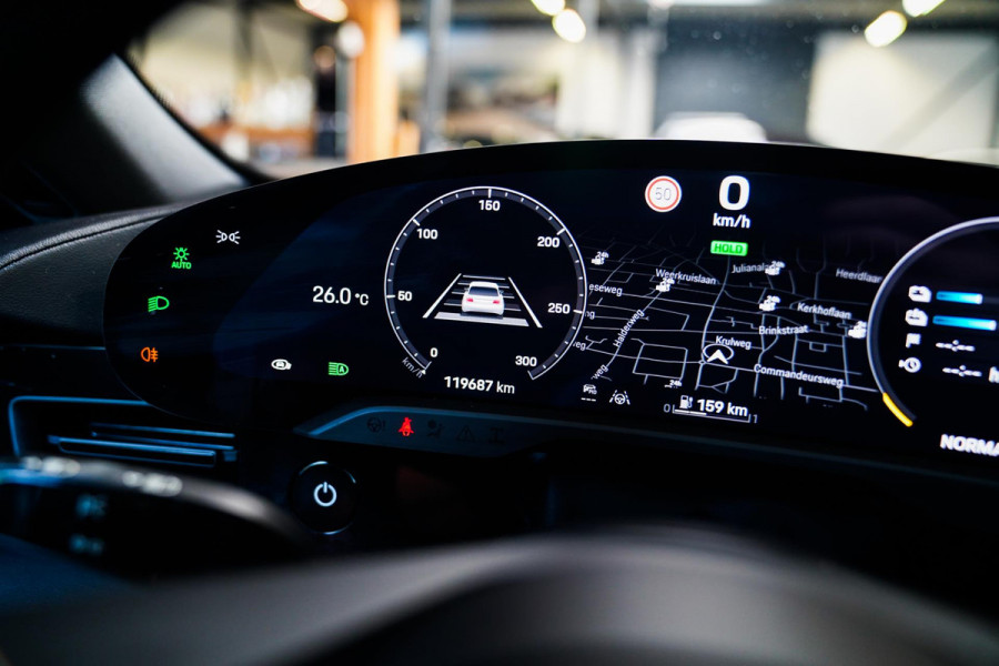 Porsche Taycan 4S Performance 84 kWh | InnoDrive | Bose Sound | Panorama | Warmtepomp | Dual Schermen voor | Stoel+stuurverwarming