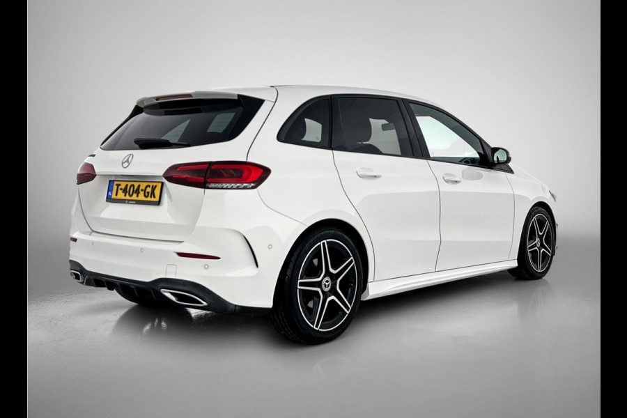 Mercedes-Benz B-Klasse 180 Business Solution AMG | Lichtmetalen velgen | Night pack \ Navigatie MBUX wide screen | Parking support | Inclusief 12 Maanden Garantie