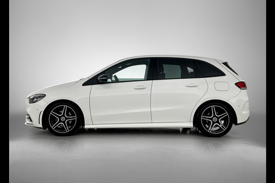 Mercedes-Benz B-Klasse 180 Business Solution AMG | Lichtmetalen velgen | Night pack \ Navigatie MBUX wide screen | Parking support | Inclusief 12 Maanden Garantie
