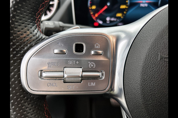 Mercedes-Benz B-Klasse 180 Business Solution AMG | Lichtmetalen velgen | Night pack \ Navigatie MBUX wide screen | Parking support | Inclusief 12 Maanden Garantie