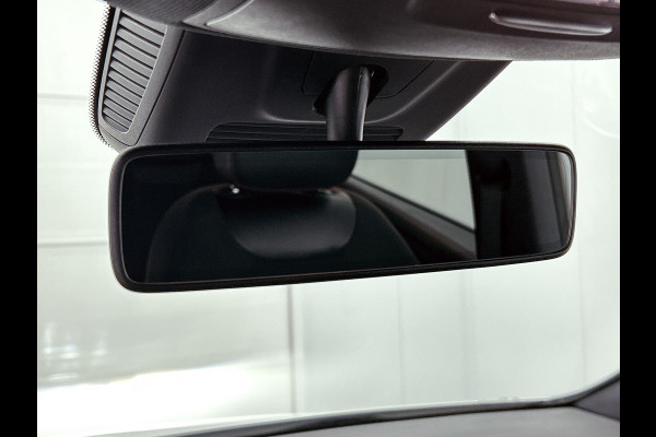 Mercedes-Benz B-Klasse 180 Business Solution AMG | Lichtmetalen velgen | Night pack \ Navigatie MBUX wide screen | Parking support | Inclusief 12 Maanden Garantie