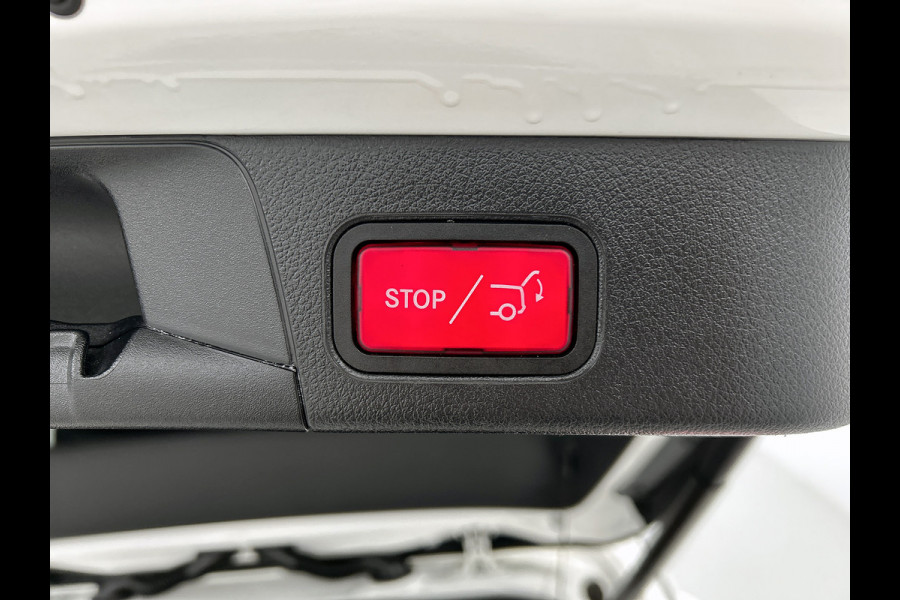 Mercedes-Benz B-Klasse 180 Business Solution AMG | Lichtmetalen velgen | Night pack \ Navigatie MBUX wide screen | Parking support | Inclusief 12 Maanden Garantie