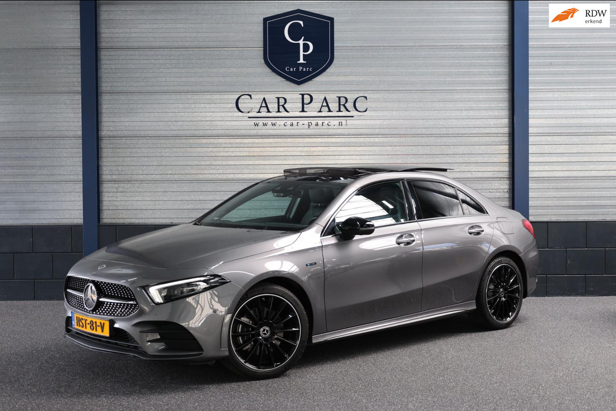 Mercedes-Benz A-Klasse 250 e AMG Line LED/SFEER/PANORAMADAK/LEER+S.VERWARMING+MEMORY/19"LMV/360 CAM/LINE/ACC/ECC/12 MDN GARANTIE! Mercedes-Benz A-Klasse 250 e AMG Line LED/SFEER/PANORAMADAK/LEER+S.VERWARMING+MEMORY/19"LMV/360 CAM/LINE/ACC/ECC/12 MDN GARANTIE!