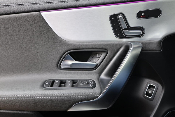 Mercedes-Benz A-Klasse 250 e AMG Line LED/SFEER/PANORAMADAK/LEER+S.VERWARMING+MEMORY/19"LMV/360 CAM/LINE/ACC/ECC/12 MDN GARANTIE!